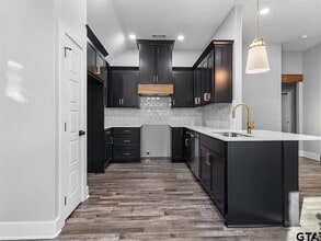 1204 Poplar St in Marshall, TX - Building Photo - Building Photo