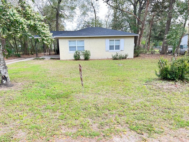 property at 3930 Roswell Dr