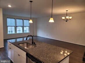 41438 Black Cherry Terrace in Aldie, VA - Building Photo - Building Photo