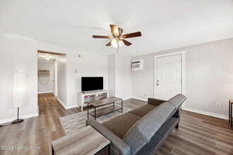 5340-5340 Kingsbury St in Jacksonville, FL - Building Photo - Building Photo