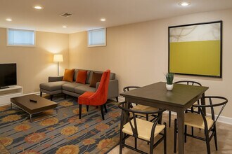 2804 Greenway Blvd, Unit SI ID1395353P in Falls Church, VA - Building Photo - Building Photo