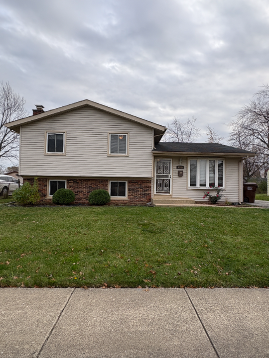 3910 171st St in Country Club Hills, IL - Building Photo