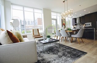 740 N Hudson Ave in Chicago, IL - Building Photo