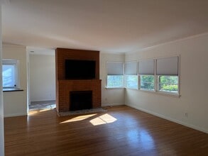 108 Buena Vista Dr in Fullerton, CA - Building Photo - Building Photo