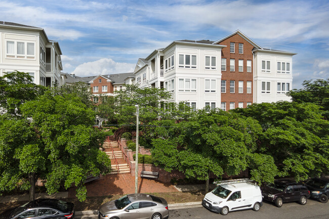 The Sierra in Arlington, VA - Building Photo - Building Photo