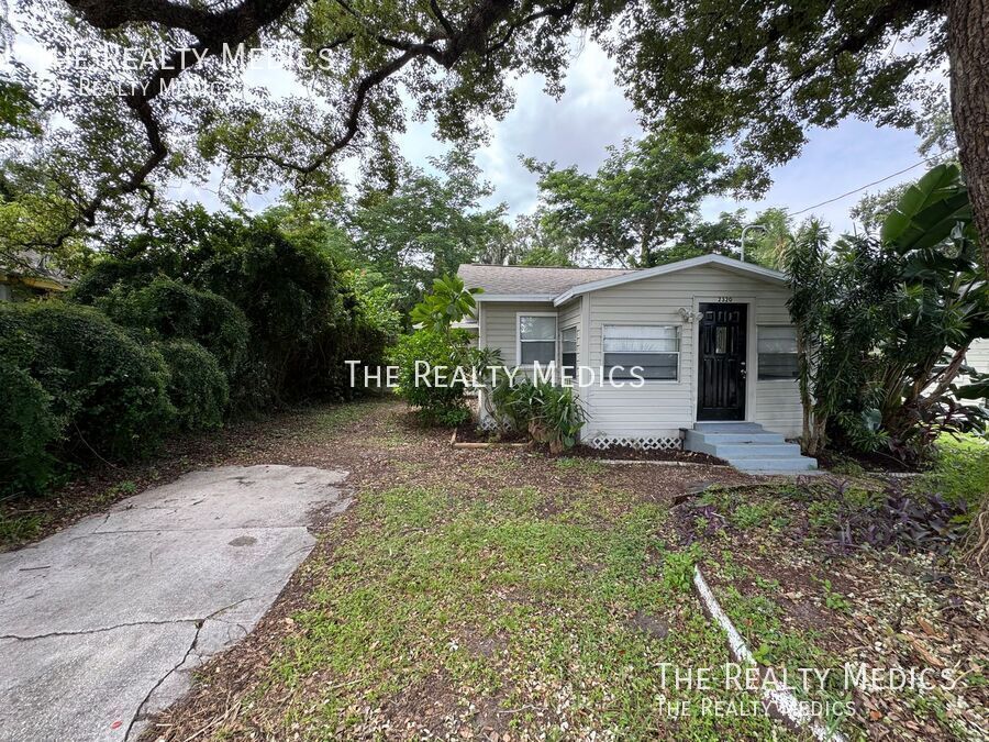 2320 S Shine Ave in Orlando, FL - Building Photo
