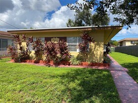 2031 NE 167th St in North Miami Beach, FL - Building Photo