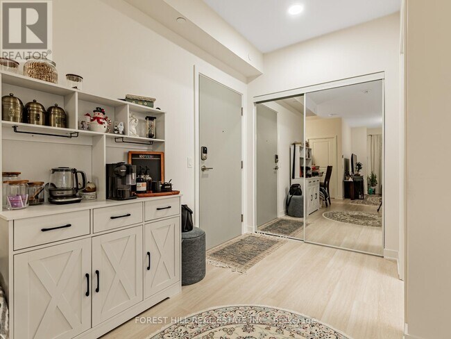 property at 30 Upper Mall Wy