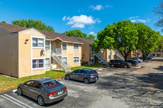 St. Charles Place in Miramar, FL - Building Photo - Building Photo