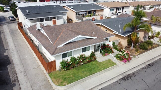 21113 Ladeene Ave, Unit A in Torrance, CA - Foto de edificio - Building Photo