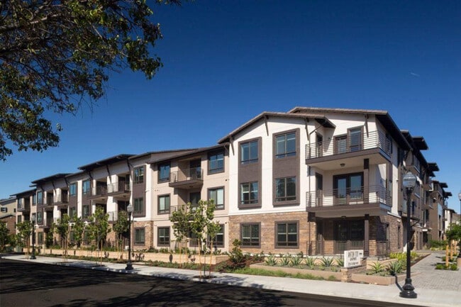 1101 N Fair Oaks Ave in Sunnyvale, CA - Building Photo - Building Photo