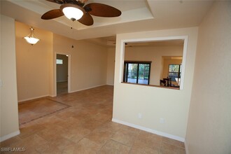 235 SW 28th Terrace in Cape Coral, FL - Foto de edificio - Building Photo