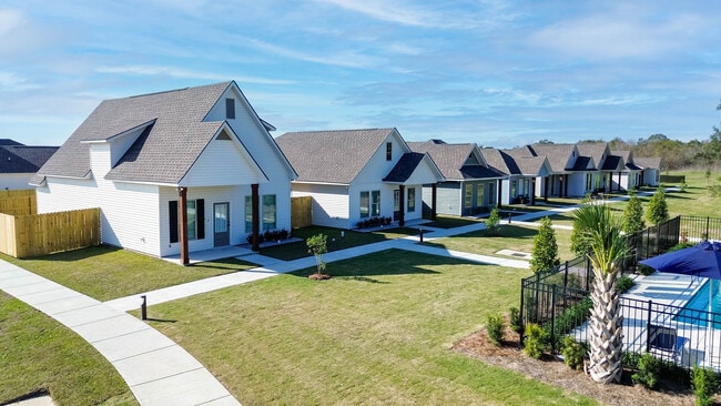 Cottages at Creekview in Lafayette, LA - Building Photo - Building Photo