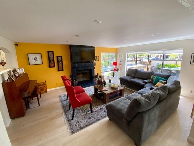 1119 Royal Ln in San Carlos, CA - Building Photo - Building Photo