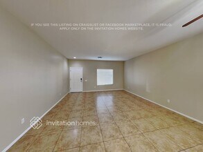 9315 W Bennet Plaza in Phoenix, AZ - Building Photo - Building Photo