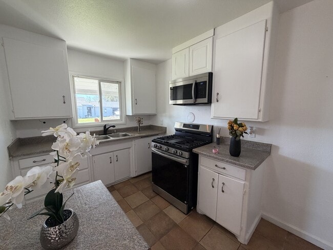 1534 Melrose Ave in Modesto, CA - Building Photo - Building Photo