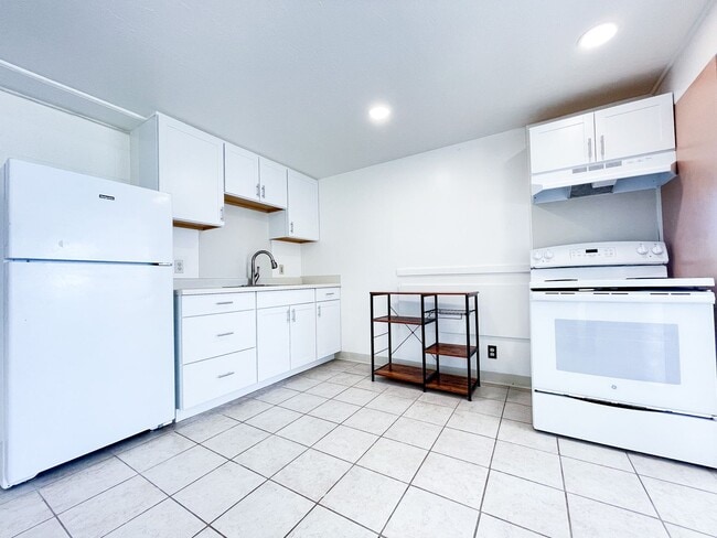 property at 99-519-519 Mikioi Pl