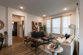 2201 Creekview in Waco, TX - Foto de edificio - Interior Photo