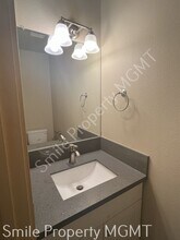 5922 SE 136th Ave in Portland, OR - Building Photo - Building Photo