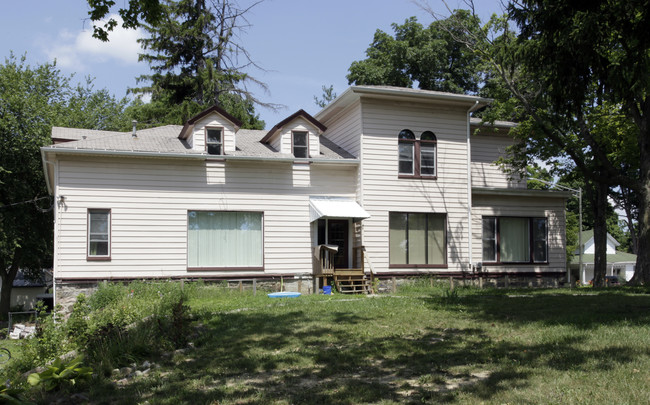 1023 Pine St in Lapeer, MI - Foto de edificio - Building Photo