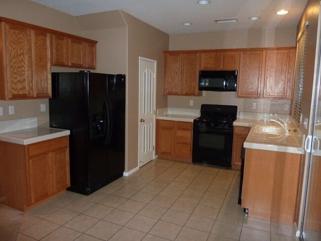 3230 Marrissey Ln in Sacramento, CA - Building Photo - Building Photo