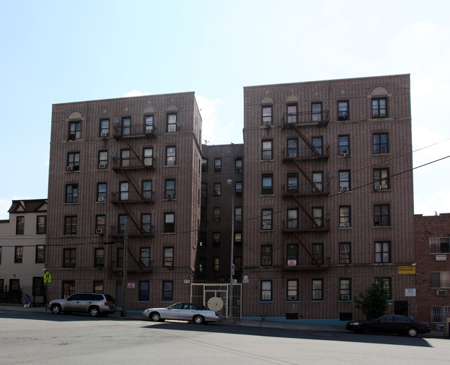 936 Rev James A Polite Ave in Bronx, NY - Building Photo - Building Photo