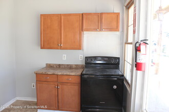 139 South St in Waymart, PA - Foto de edificio - Building Photo