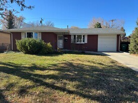 1627 S Yarrow Ct in Lakewood, CO - Building Photo