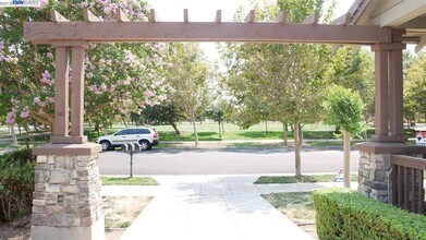 455 E Legacy Dr in Mountain House, CA - Building Photo - Building Photo
