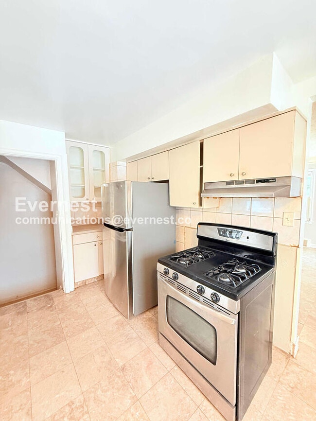 6901 Heyden in Dearborn Heights, MI - Building Photo - Building Photo