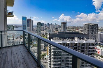 501 NE 31st St, Unit 4008 in Miami, FL - Foto de edificio - Building Photo