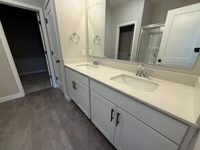5517 Welter Wy in Chaska, MN - Building Photo - Building Photo