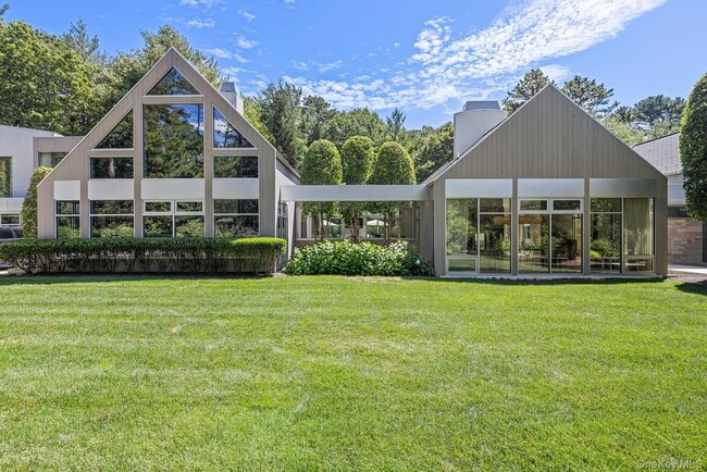 7 Rolling Wood Ln in East Hampton, NY - Building Photo - Building Photo