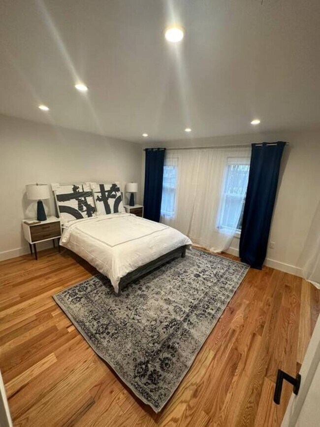 323 Graham Ave-Unit -323-1.1309395 in Brooklyn, NY - Building Photo - Building Photo