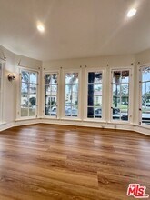 1086 Meadowbrook Ave in Los Angeles, CA - Building Photo - Building Photo