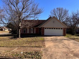 3485 Lakehurst Dr in Horn Lake, MS - Building Photo