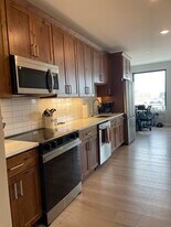 400 W Broadway in Boston, MA - Building Photo