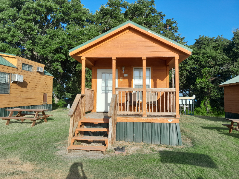 10283 McKenzie Dr in Quinlan, TX - Building Photo