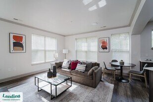 3010 Eden Ave in Cincinnati, OH - Building Photo