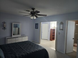 465 SW 59th Ave in Plantation, FL - Building Photo