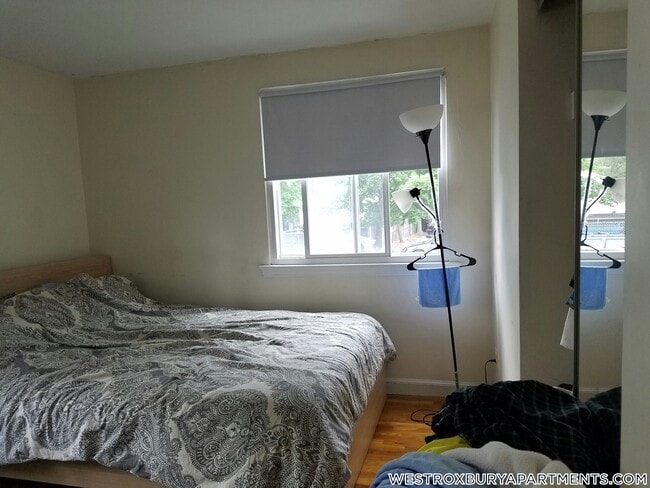 1799 Centre St