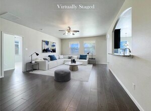 8311 Bay Oaks Dr in Baytown, TX - Building Photo - Building Photo