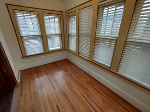 130 S Grand Ave in Waukesha, WI - Building Photo - Building Photo