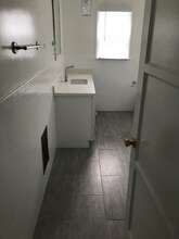 7735 Hollywood Blvd in Los Angeles, CA - Foto de edificio - Building Photo