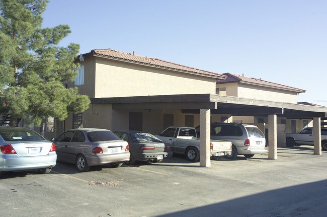 3141 N Walnut Rd in Las Vegas, NV - Foto de edificio - Building Photo