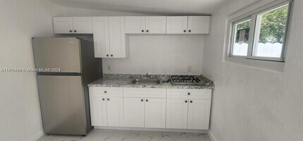16920 NW 40th Ave-Unit -B in Miami Gardens, FL - Building Photo - Building Photo
