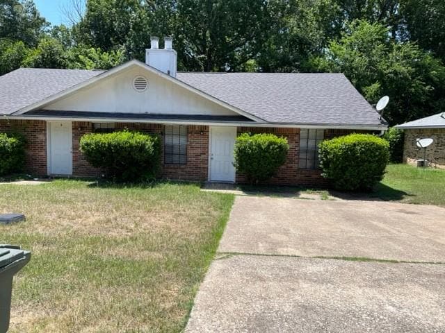 property at 3008 Manor Ln