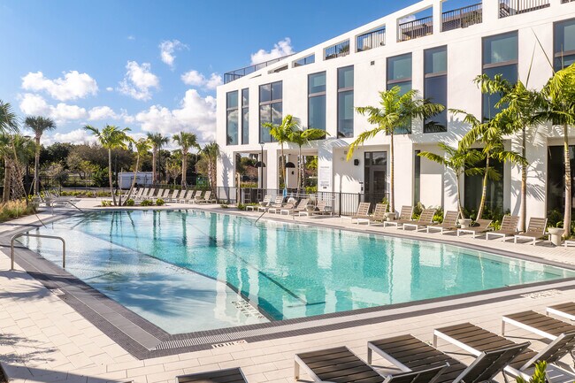 LAGUNA GARDENS in Miami Gardens, FL - Foto de edificio - Building Photo