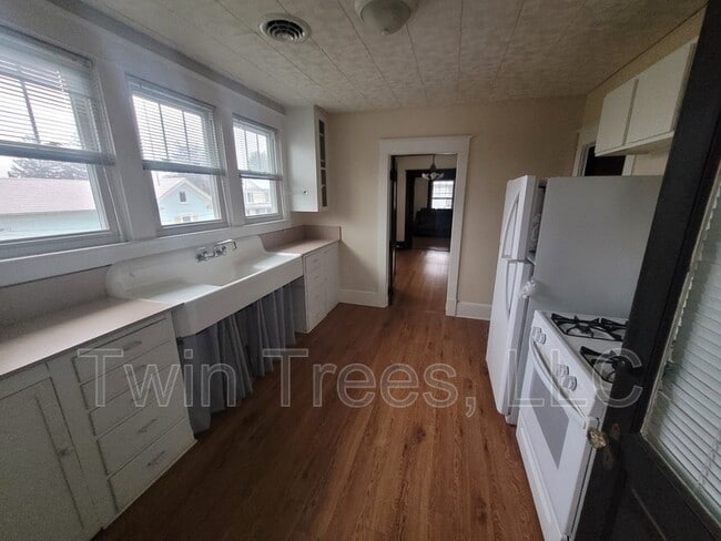 property at 5747 Main St