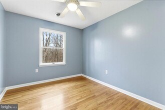 122 Stuart Dr in Winchester, VA - Building Photo - Building Photo